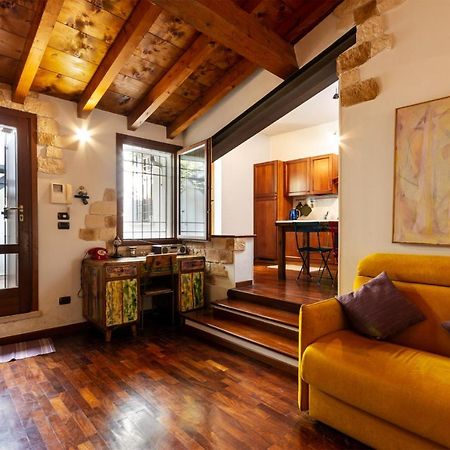 La Terrazza Apartment - Smart Holiday マントヴァ エクステリア 写真