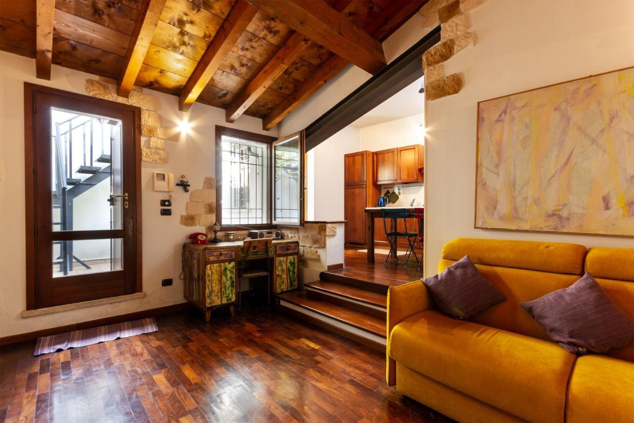 La Terrazza Apartment - Smart Holiday マントヴァ エクステリア 写真