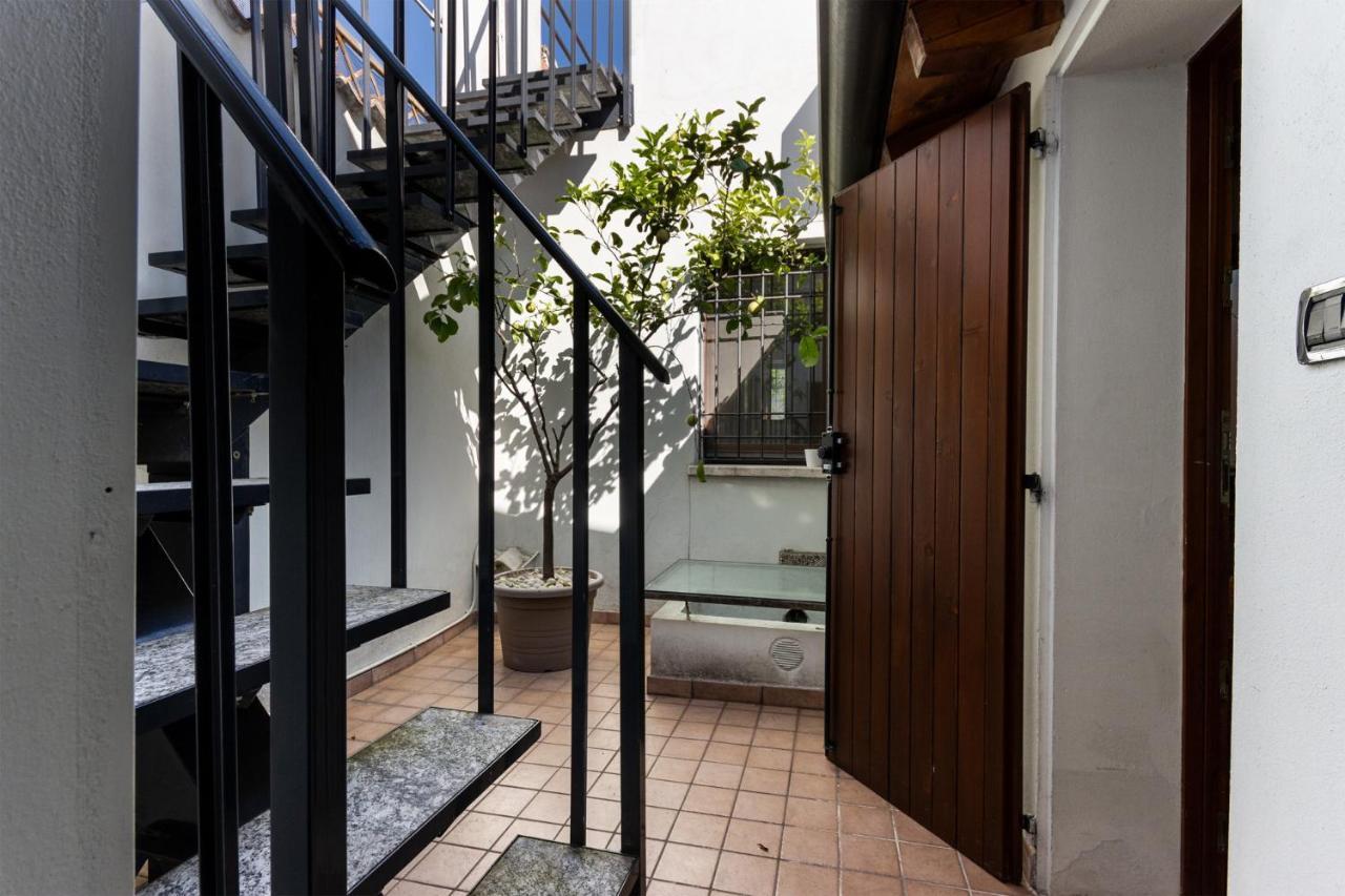 La Terrazza Apartment - Smart Holiday マントヴァ エクステリア 写真